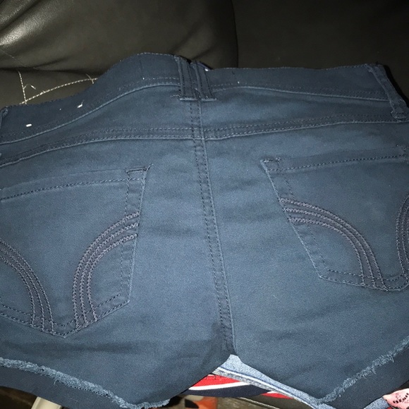 Shorts - Picture 3 of 3